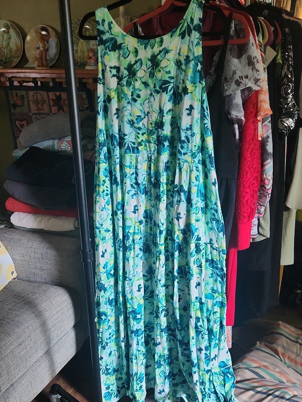 Torrid 4 Sleeveless Floral Maxi Dress in Aqua and Teal